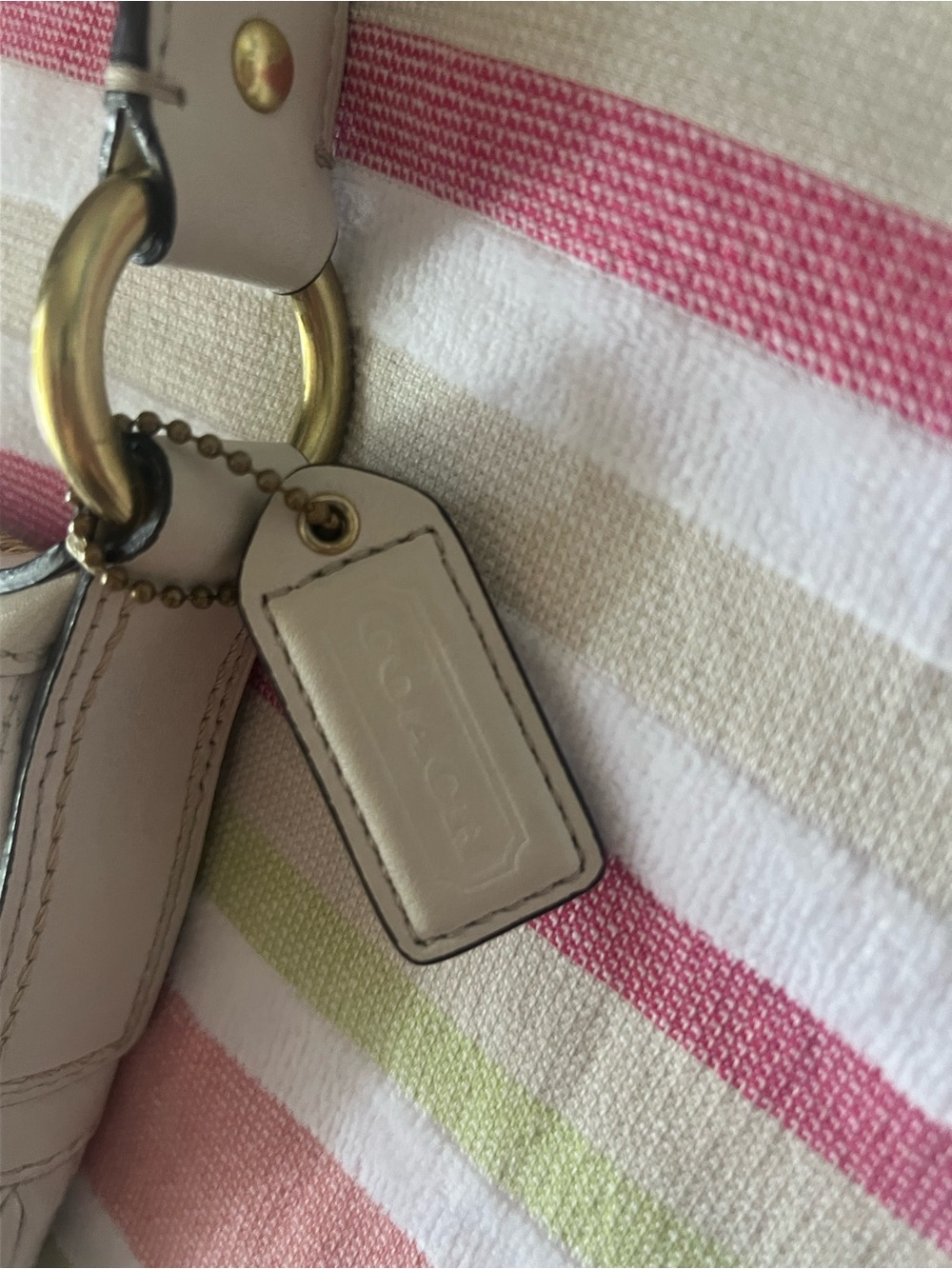 Coach Cream Leather Shoulder Bag with Brass Hardware - Picture 2 of 6